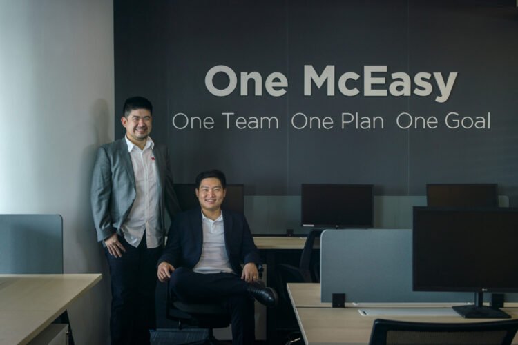 Co-founder McEasy Hendrik Ekowaluyo (left) dan Raymond Sutjiono (right)