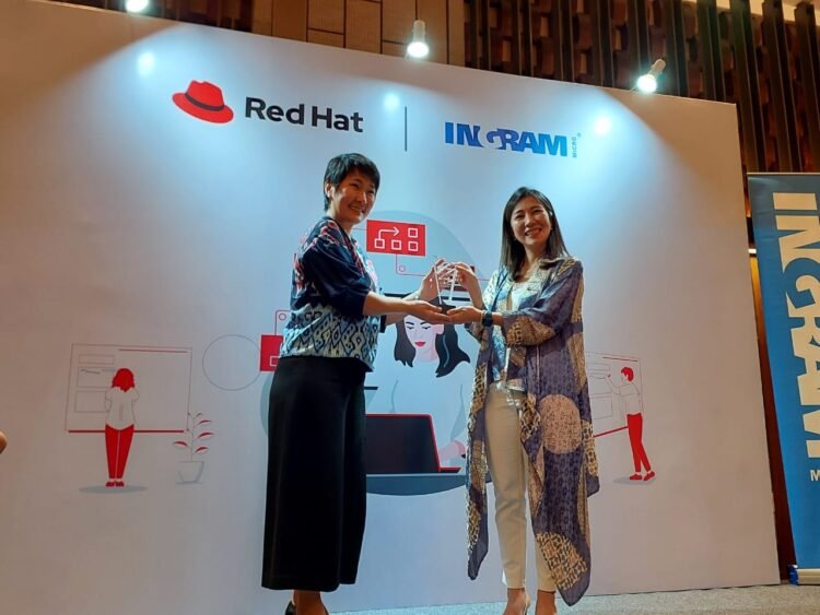 Ingram Micro cooperates with Red Hat