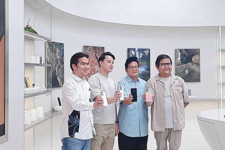 Oppo Reno8 first sale
