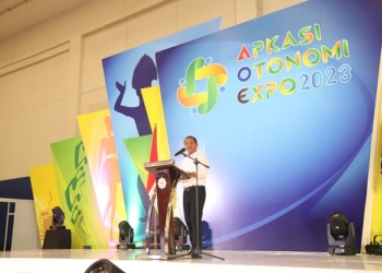 The Minister of Investment, Bahlil Lahadalia delivered his speech during the closing ceremony of APKASI Expo 2023