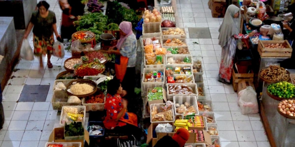 monitoring prices in market to control inflation