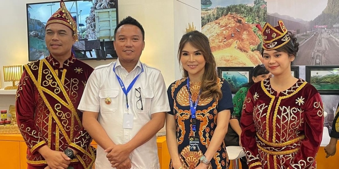 north morowali regent delis julkarson and iba chair shan shan