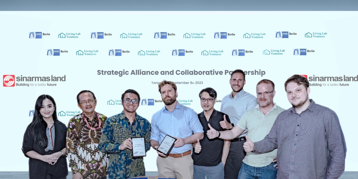 MoU Signing between Living Lab Ventures and IHK Berlin