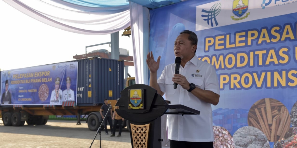 Zulhas delivered his speech during the export release of Jambi's commodity