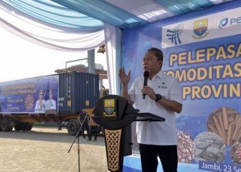Zulhas delivered his speech during the export release of Jambi's commodity