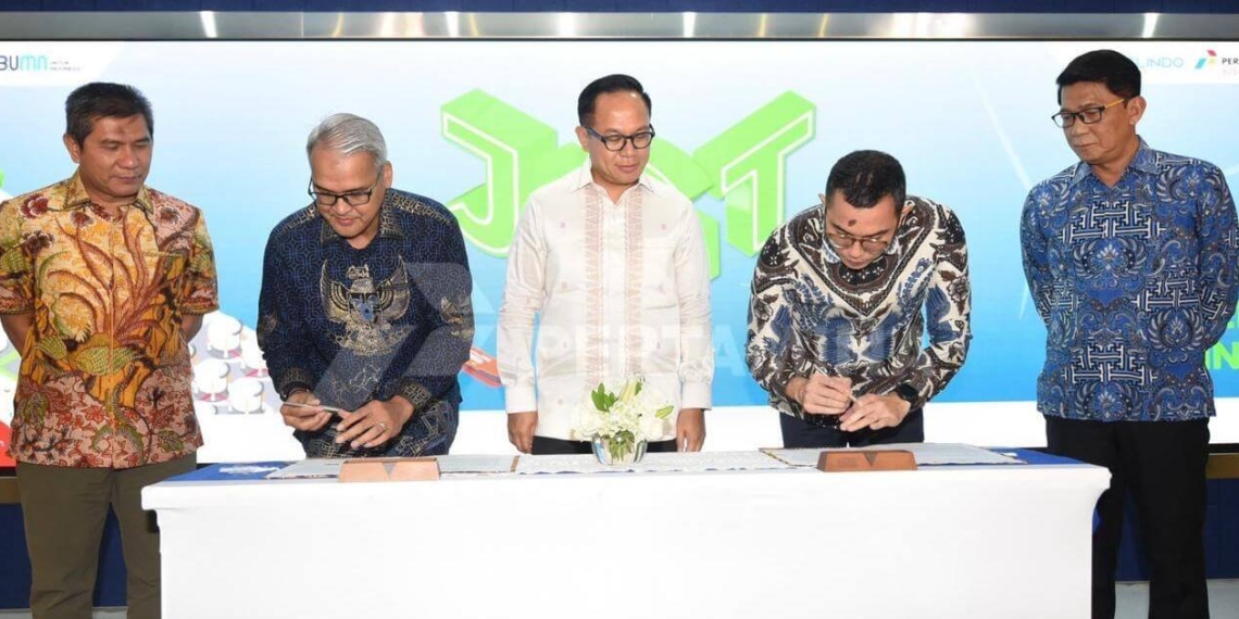 pertamina and pelindo will build jakarta integrated green terminal in kalibaru