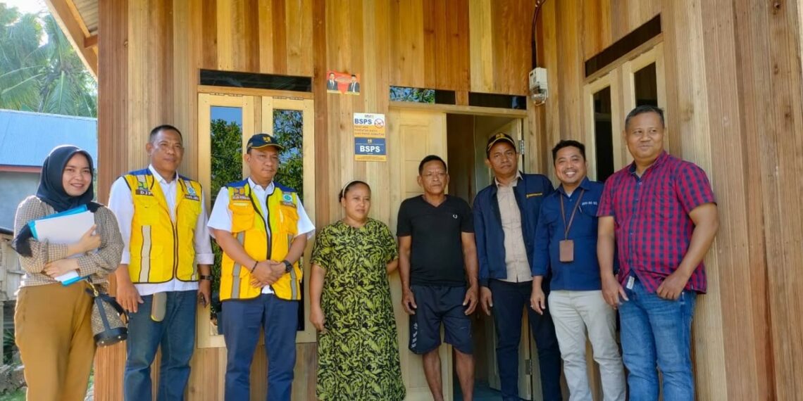 Beneficiary of BSPS program from the Ministry of PUPR in Bulukumba, South Sulawesi. Image: BP2P Sulawesi III business news