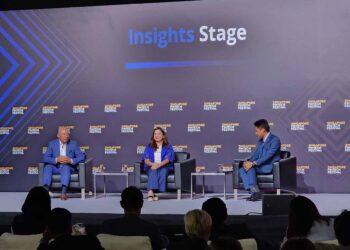 GCash CEO Martha Sazon featured at the Singapore Fintech Festival 2023 stage with Mynt Chairman Ernest Cu