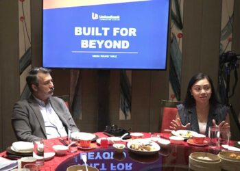 UnionBank's Ramon Duarte (UnionBank Transaction Banking Head) & Erika Dizon-Go (UnionBank Transaction Banking Corporate Product Management Head) shared how to make payments and transactions easier in a media roundtable discussion at Makati Shangri-la last November 9, 2023.
