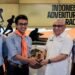 Vinsensius Jemadu, Deputy for Tourism Products and Activity Organizers of the Ministry of Tourism and Creative Economy (white shirts) in The Weekly Brief with Sandi Uno at the Sapta Pesona Building, Jakarta (11/06).