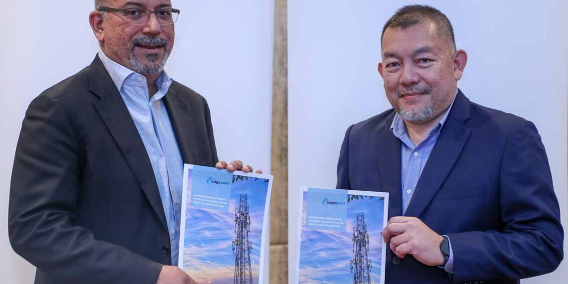 From left - Suresh Sidhu, CEO and Founder of EdgePoint Infrastructure and Muniff Kamaruddin, Chief Executive Officer of EdgePoint Towers Sdn Bhd, launching "An Infrastructure-Based Approach to Advance Digital Equity in South-East Asia" whitepaper that sheds light on the digital divide in South-East Asia (SEA).