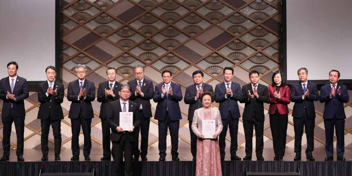 SeABank and AEON Financial Service have signed a Memorandum of Understanding for strategic cooperation and exchanged the Capital Transfer Agreement of PTF Financial Company