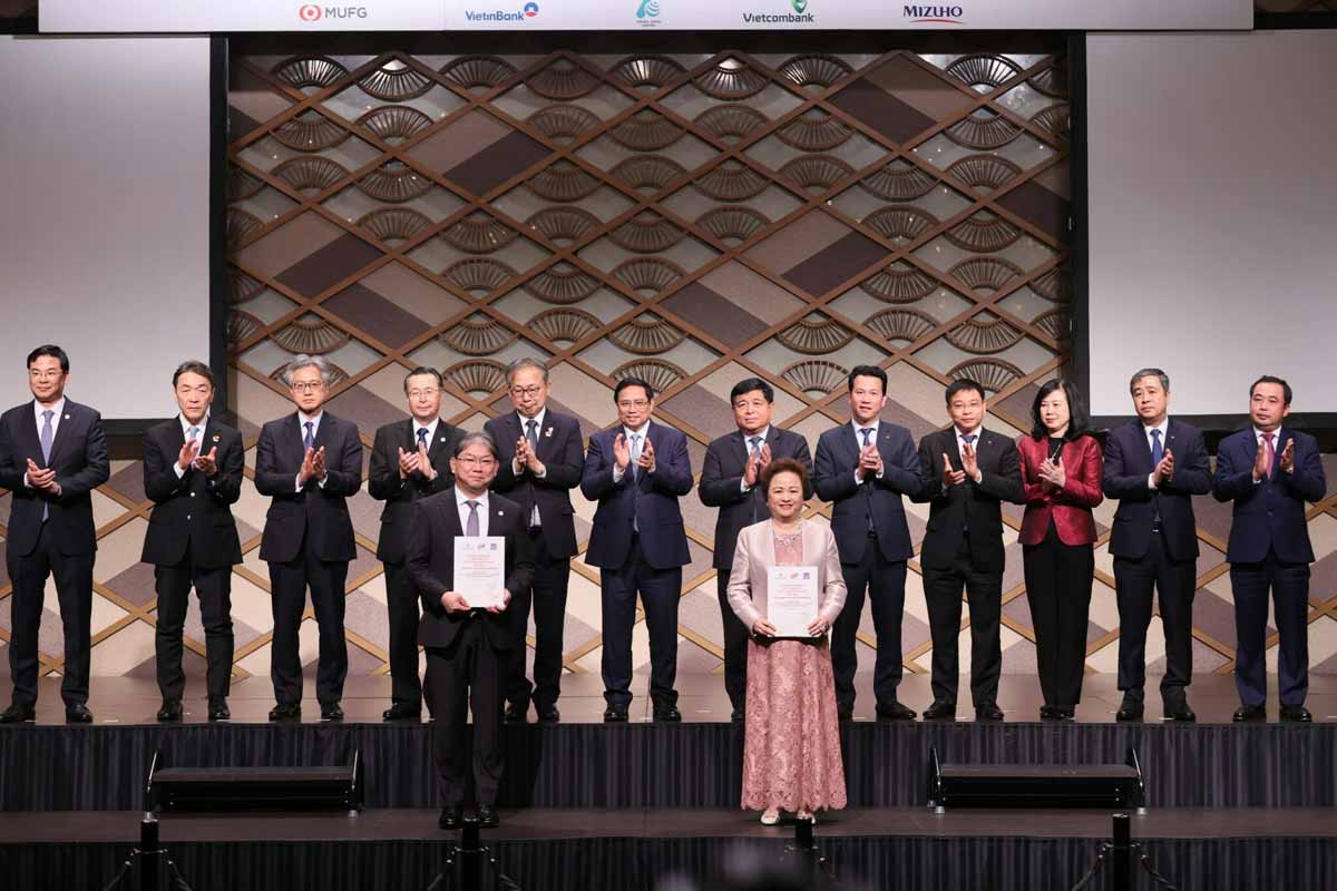 SeABank and AEON Financial Service have signed a Memorandum of Understanding for strategic cooperation and exchanged the Capital Transfer Agreement of PTF Financial Company