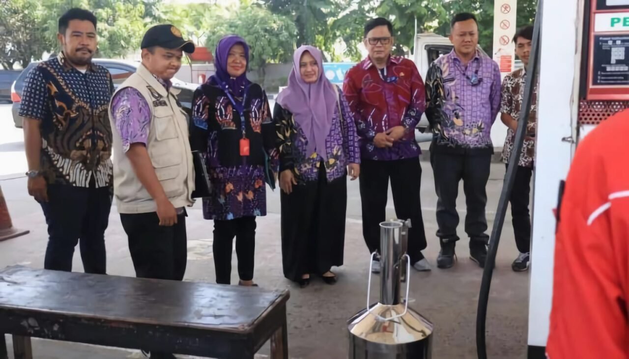 Tangerang Regency conduct fuel measurement checking to avoid cheating tricks ahead of Christmas