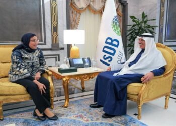 Indonesia's Minister of Finance Sri Mulyani Indrawati and Islamic Development Bank (IsDB) President, Muhammed Al-Jasser