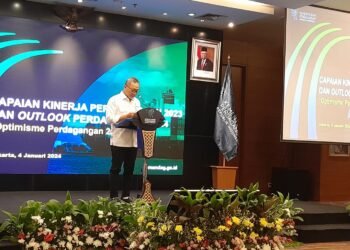 Trade Minister Zulkifli Hasan during Press Conference on 2023 Trade Performance Achievements and 2024 Trade Outlook’ at the Ministry of Trade Office