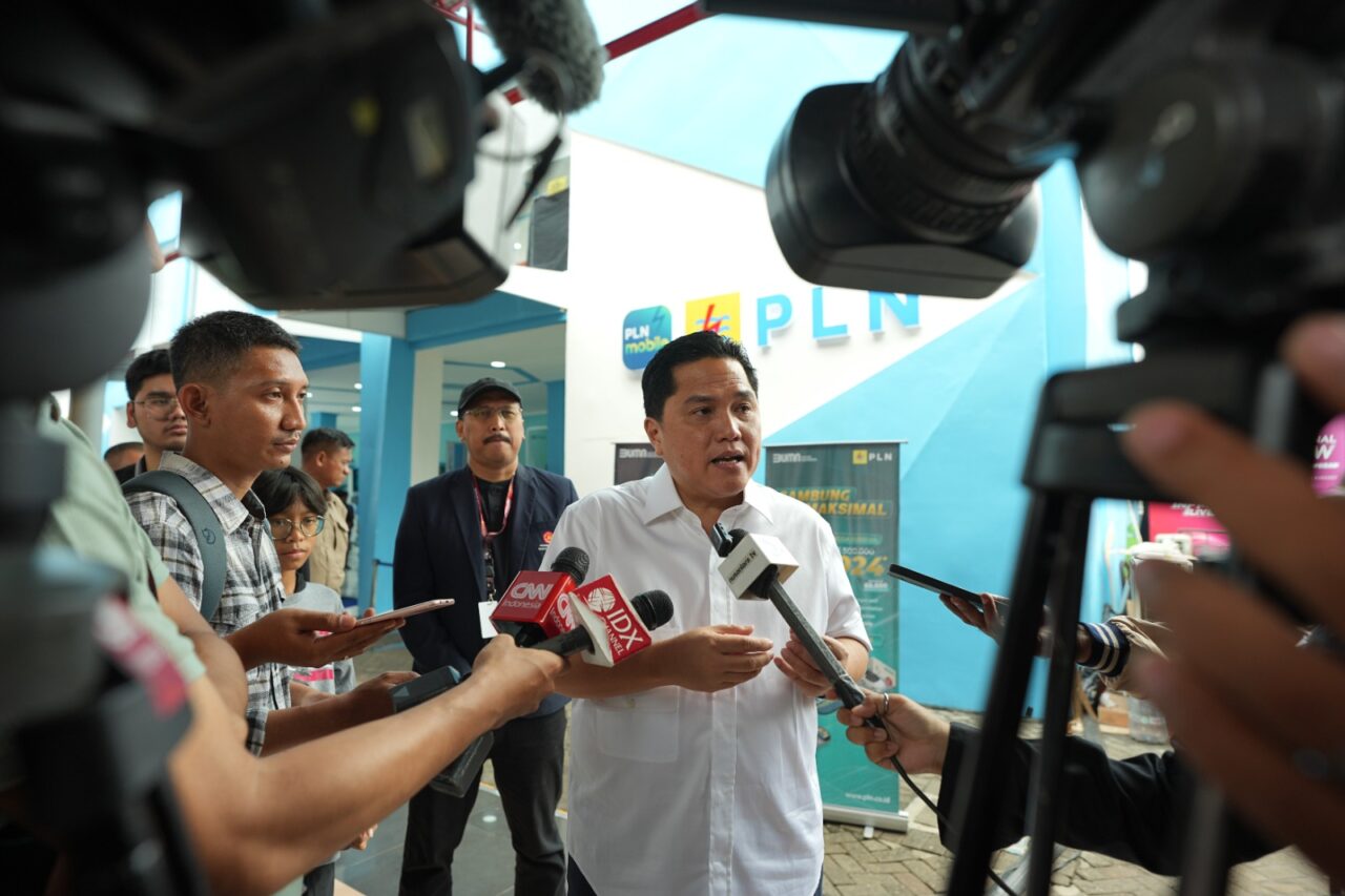 Erick Thohir visited PLN booth at IIMS 2024