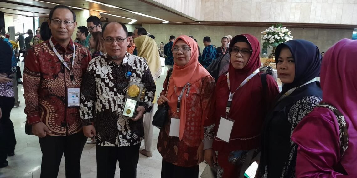 Cross-sector collaboration led Paser to Adipura 2023 achievement