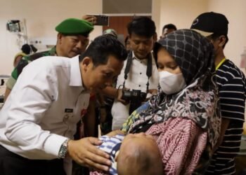 Acting regent of Tangerang reviews cleft lip surgery at Balaraja Hospital