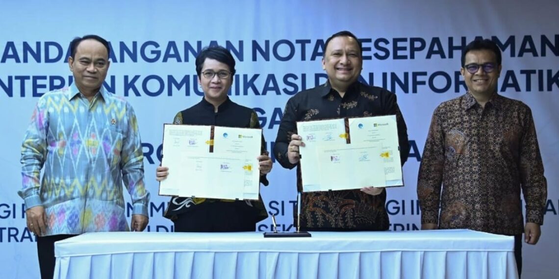 Signing of the MoU between Kominfo and Microsoft Indonesia. Credit: Kominfo