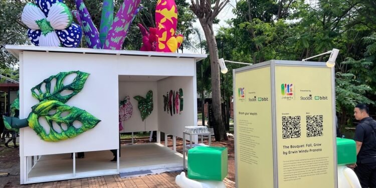 Bibit and Stockbit present Erwin Windu Pranata's installation at Art Jakarta Gardens 2024. Credit: Bibit