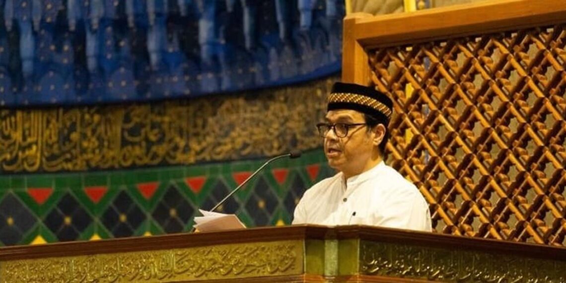 Deputy Minister Nezar Patria spoke about the rising cyber threats in Indonesia at UGM (03/31). Credit: Ministry of Communication and Informatics