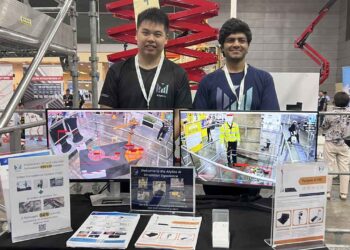 Ailyitcs founding team. Co-Founder and CEO, Wei Zhuang Tan, Lenard (left). Co-Founder and CTO, Prateek Manocha (right) (PRNewsfoto/Ailytics)