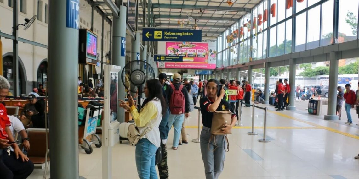 Train passengers during Eid 2024. Credit: KAI