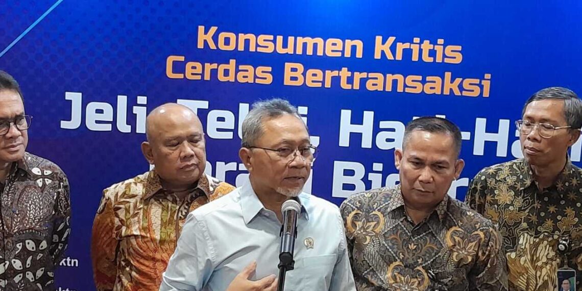 Minister of Trade Zulkifli Hasan at the commemoration of National Consumer Day (04/24). Credit: Haris