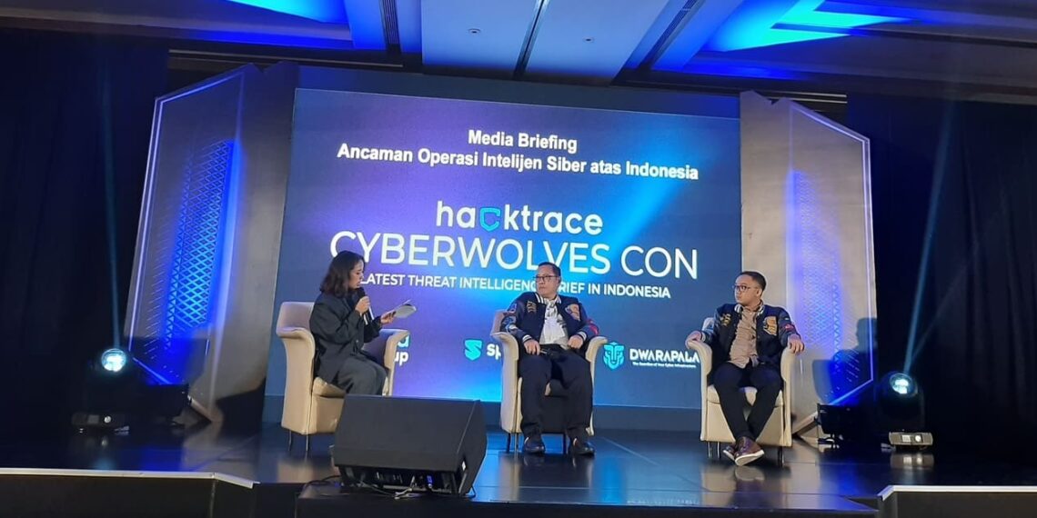 Marie Muhammad, Spentera Director of External Operations, and Royke Tobing, Spentera Cyber Intelligence Director at media briefing in Jakarta (04/25). Credit: Sinta