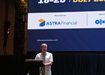 the Chairman of GAIKINDO, Yohannes Nangoi, during the 2024 GIIAS press conference in Jakarta (05/06).