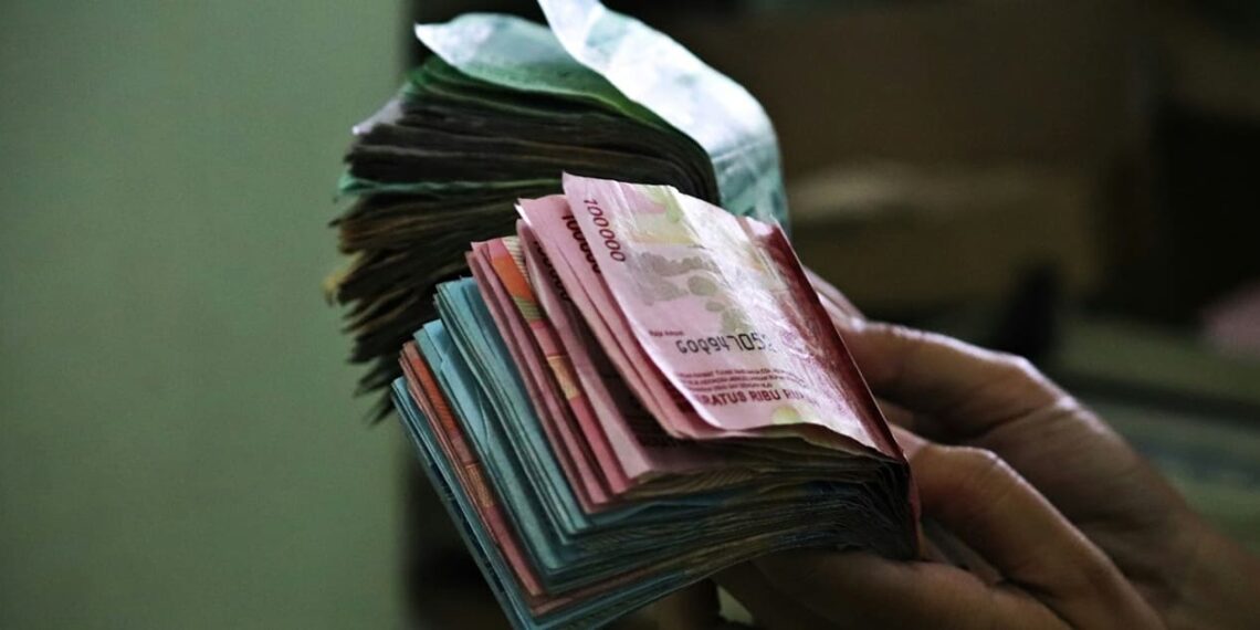 Illustration of inflation rate in Southeast Sulawesi. Credit: Mufid Majnun/Unsplash