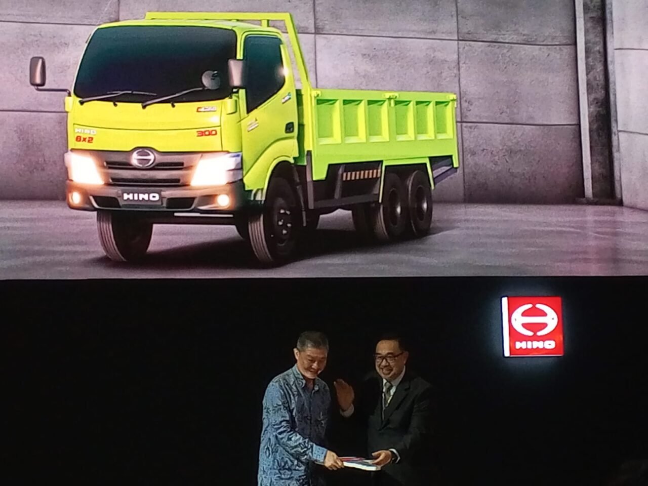 HINO 300 and HINO 500 FM 280 JD Retarder rolled out at the 2024 GIIAS. (Credit: Wulan)