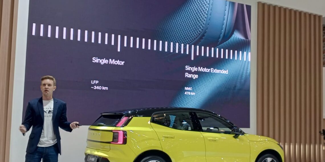 Volvo Cars’s Retail Operation and Aftermarket Manager for Asia Pacific Importers, Mikael Hagsten-Nielsen, introduced Volvo EX30 at the 2024 GIIAS. (Credit: Wulan)