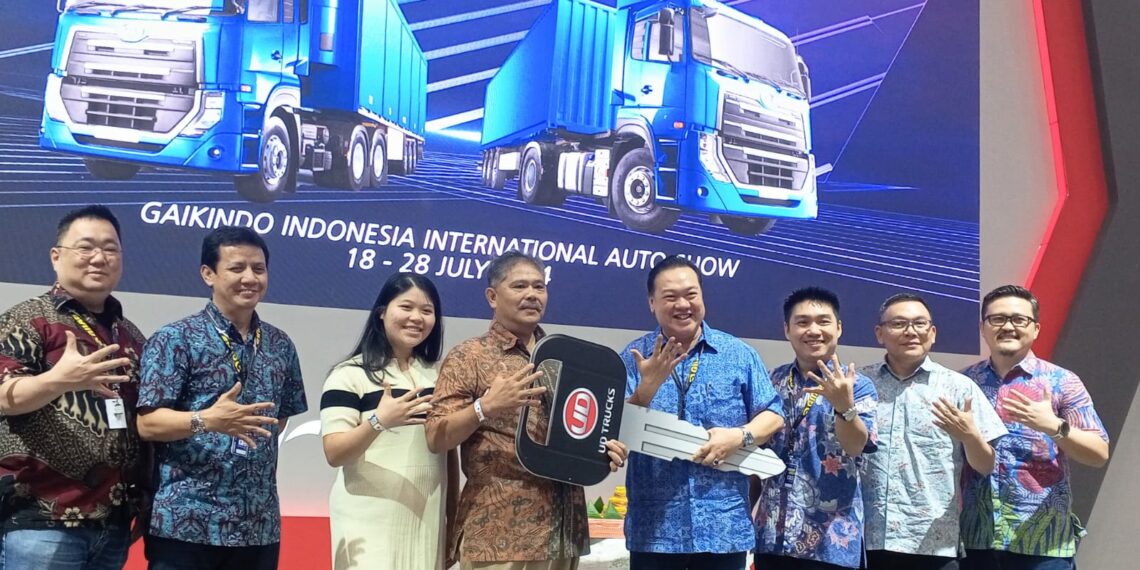 UD Trucks hand over 50 units to PT Bangun Perkasa Express. (Credit: Wulan)