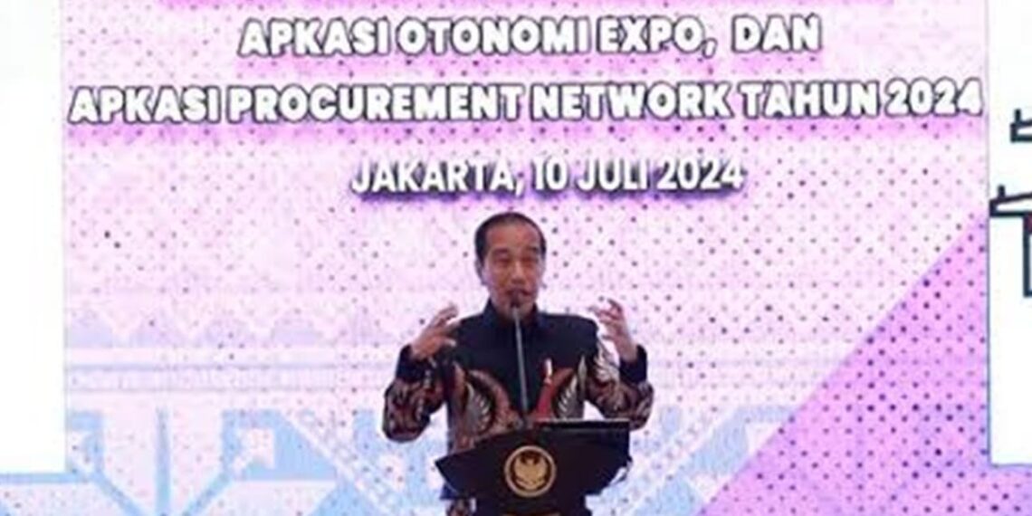 President Jokowi opened Apkasi Otonomi Expo 2024 at JCC. Credit: Apkasi Youtube account