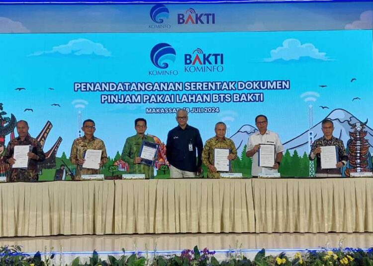 The land use agreements were signed simultaneously at Jasmine Hall, Claro Hotel Makassar (07/18), witnessed by Bakti's President Director, Fadhilah Mathar. Credit: Bakti