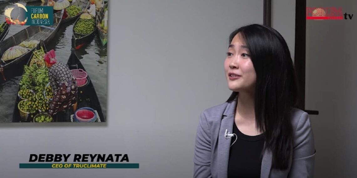 Debby Reynata, TruClimate’s Co-founder and CEO, during a discussion with Poempida Hidayatulloh, an environmental activist. Credit: Forum Carbon Indonesia/YouTube