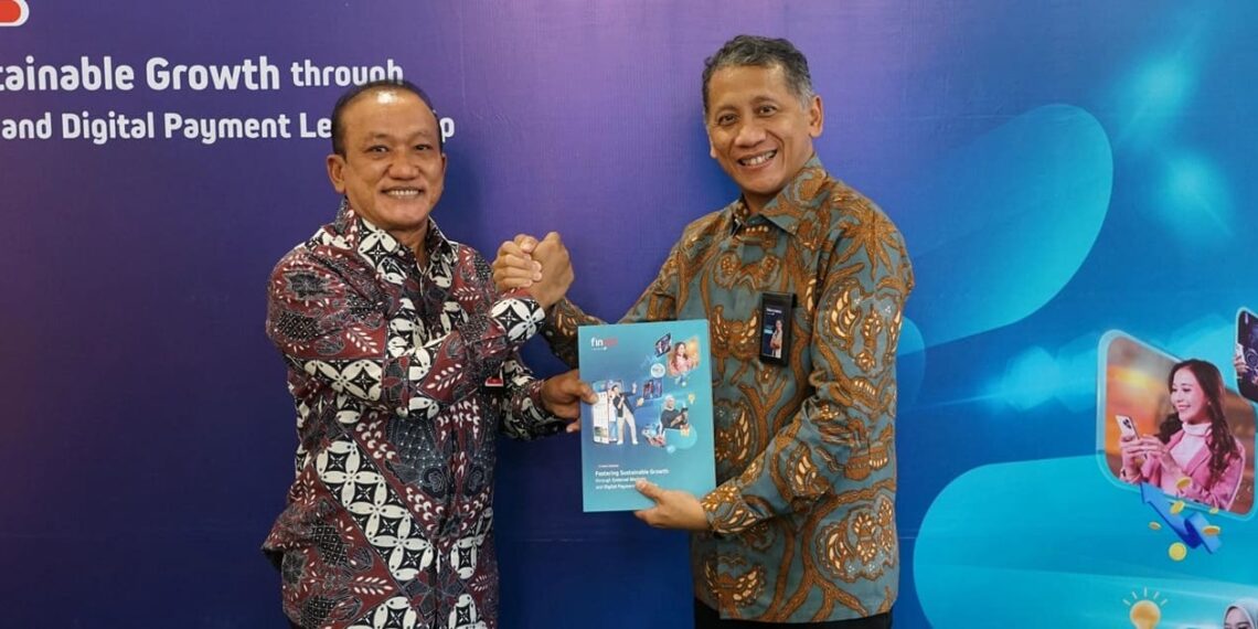 Rakhmad Tunggal Afifuddin, President Director of Finnet Indonesia (left). Credit: Finnet Indonesia