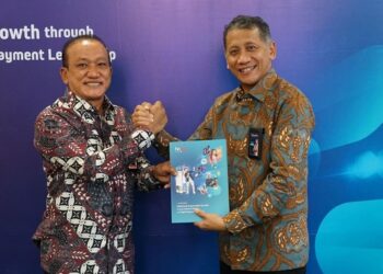 Rakhmad Tunggal Afifuddin, President Director of Finnet Indonesia (left). Credit: Finnet Indonesia
