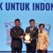 Jack Wang, Aice Group CEO (center) with KOI Chairman Raja Sapta (left) and Representatives of the Ministry of Youth and Sports revealing Crispy Balls. Credit: Haris