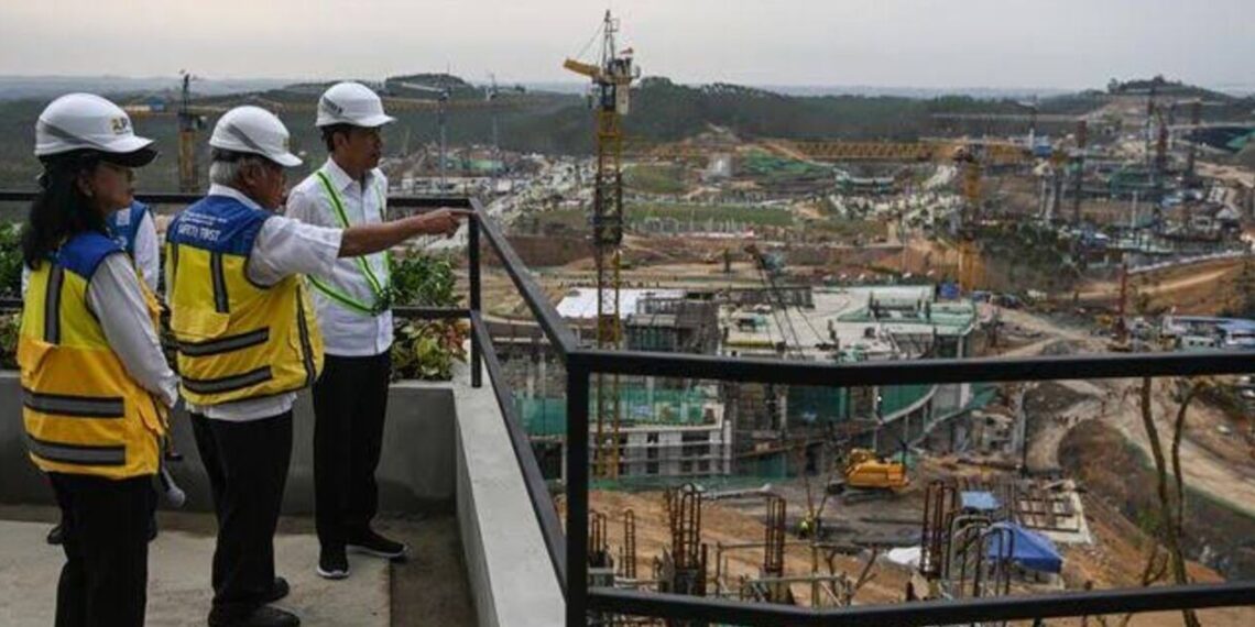 President Jokowi and Minister Basuki Hadimuljono inspected IKN construction. Govt will assign AOE to stimulate activities in the new capital. Credit: Nusantara Capital Authority