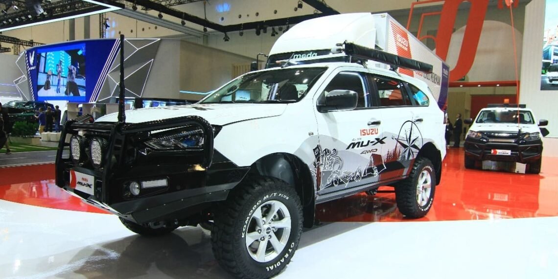Isuzu MU-X 2024 at GIIAS 2024. Credit: Isuzu