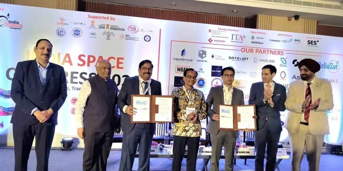 PSN and Elena Geo Tech representatives signed an MoU at the India Space New Congress in New Delhi, India. Credit: PSN