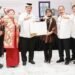 Tangerang Regent handed over an MoU with craftsmen of bamboo hats. Credit: Haris