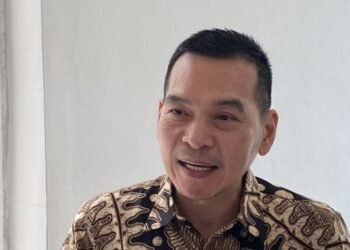 Daniel Johan, a member of DPR Commission IV spoke on the regulation banning retail cigarette sales. Credit: DPR