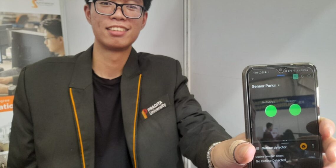 Pradita University Launches Smart Parking and Smart Glass at Tangerang Digifest 2024