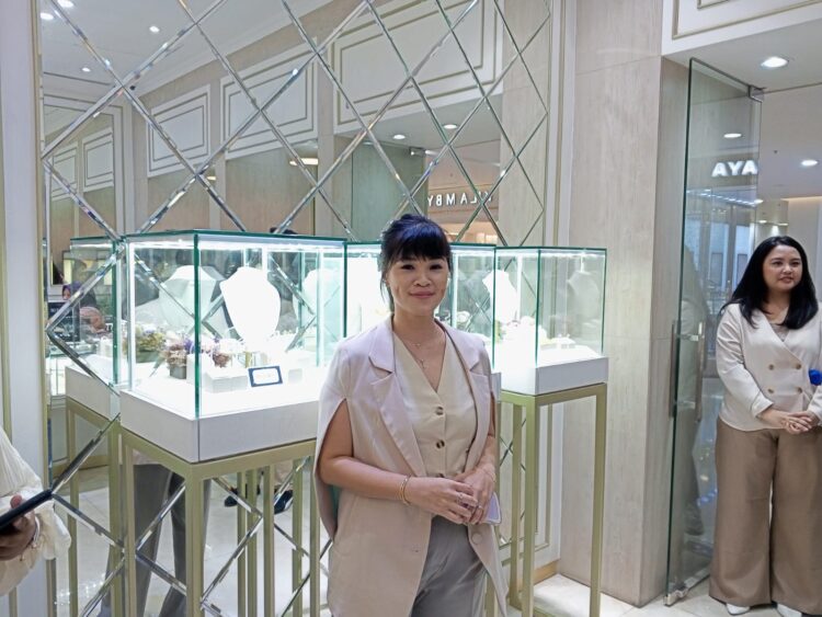 Brand Manager of Goldmart Yolana. (Credit: Wulan)