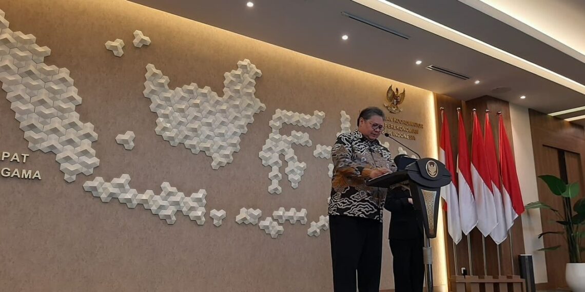 Minister Airlangga Hartarto spoke about Indonesia's economy in Q2 2024 in Jakarta (08/05). Credit: Sinta