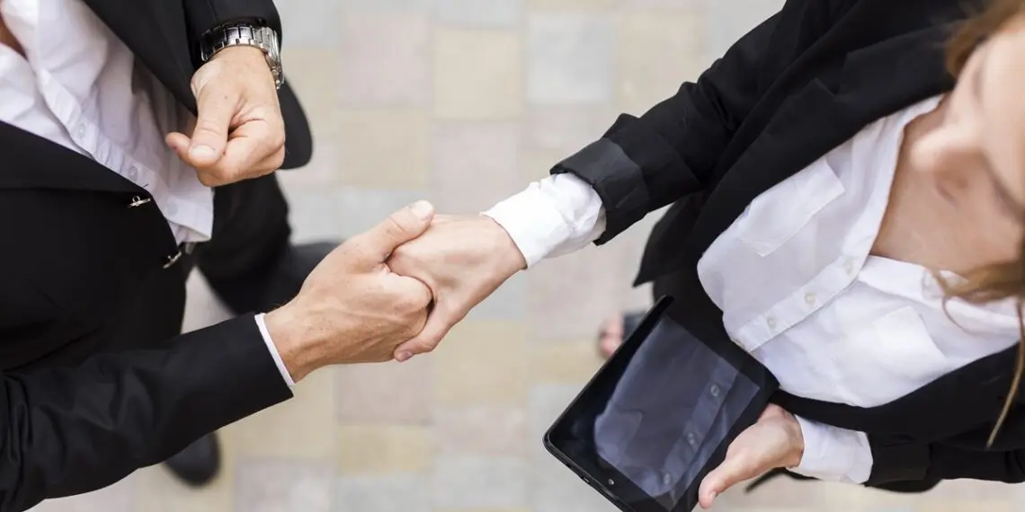 illustration of business merger (image by freepik)
